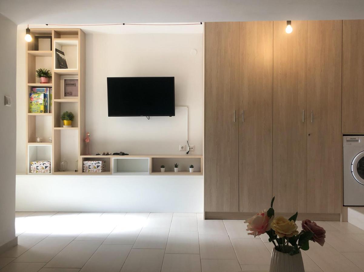 Orfeas Suite Nea Peramos  Luaran gambar